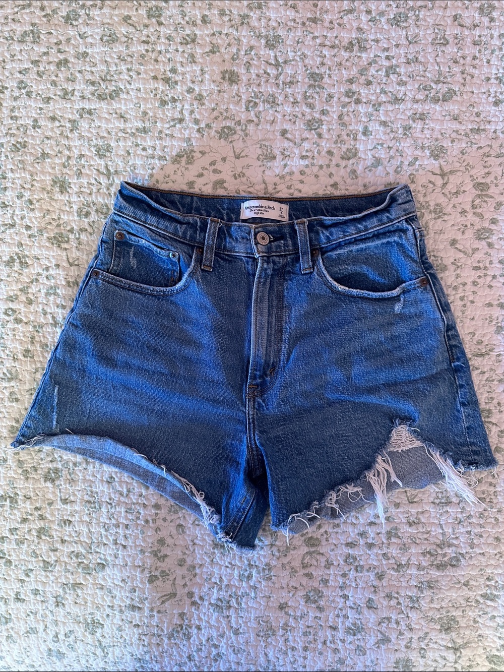 Abercrombie curve love the 4” mom short. High-Rise Blue Denim Cutoff Shorts